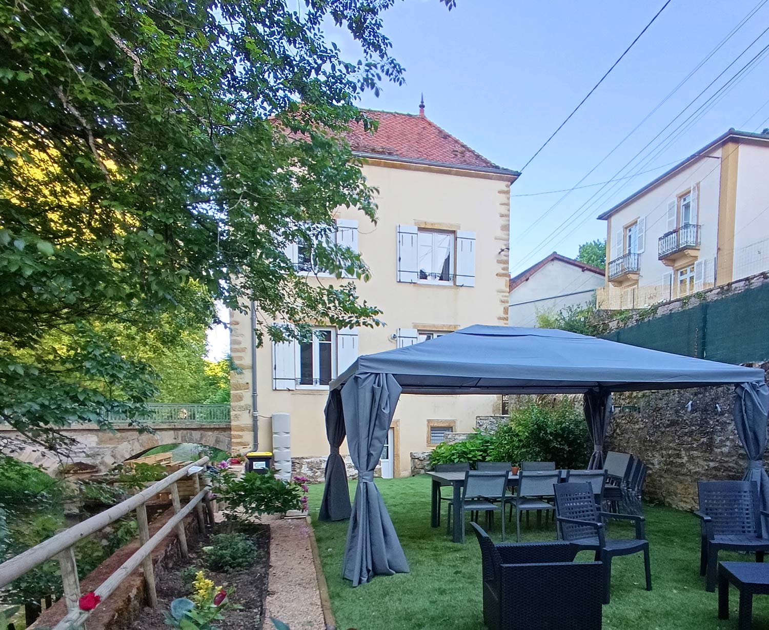 Le logis de la Promenade : gîtes / maison en location à Charolles, location de vacances ou week-end.